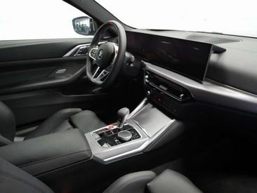 BMW M4 — photo 9