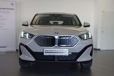 BMW IX2 EDrive20 — photo 2