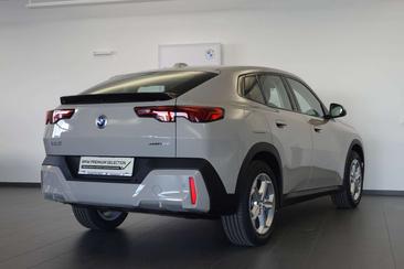 BMW IX2 EDrive20 — photo 3
