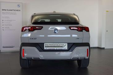 BMW IX2 EDrive20 — photo 4