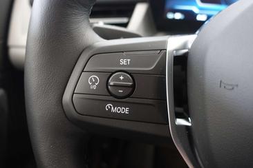 BMW IX2 EDrive20 — photo 11