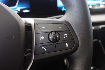 BMW IX2 EDrive20 — photo 12