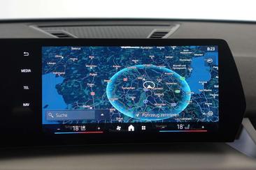 BMW IX2 EDrive20 — photo 13