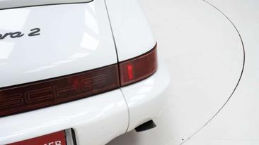 Porsche 964 Carrera 2 — photo 15