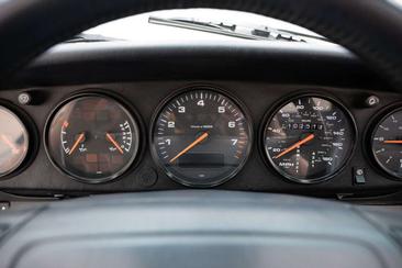 Porsche 964 Carrera 2 — photo 22