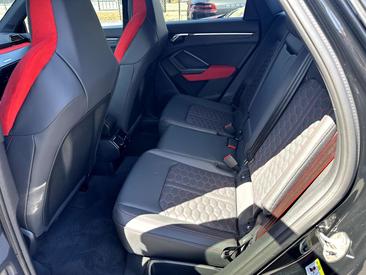 Audi RSQ3 — photo 9