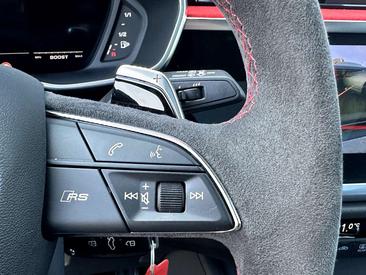 Audi RSQ3 — photo 18