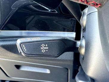 Audi RSQ3 — photo 19