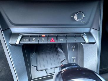 Audi RSQ3 — photo 20