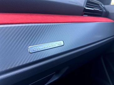 Audi RSQ3 — photo 22