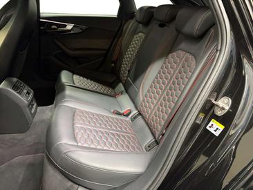 Audi RS4 Competition — photo 8
