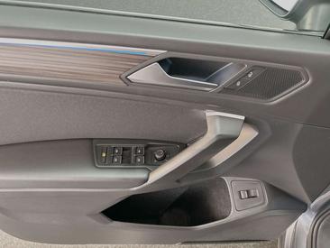 Volkswagen TIGUAN 4Motion Elegance — photo 11