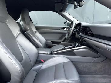 Porsche 992 I Carrera 4S — photo 10