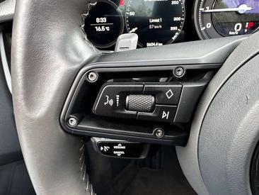 Porsche 992 I Carrera 4S — photo 19