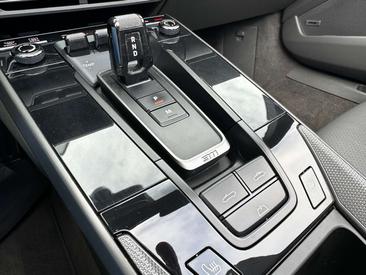 Porsche 992 I Carrera 4S — photo 25