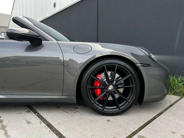 Porsche 992 I Carrera 4S — photo 35