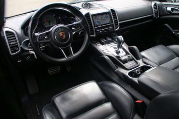 Porsche Cayenne III Turbo — photo 7