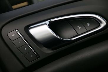 Porsche Cayenne III Turbo — photo 17