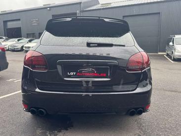 Porsche Cayenne III GTS — photo 6