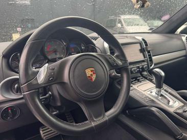 Porsche Cayenne III GTS — photo 8
