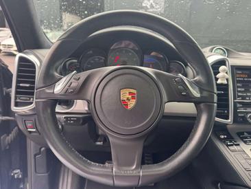 Porsche Cayenne III GTS — photo 10