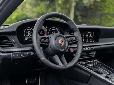 Porsche 992 II — photo 7