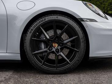 Porsche 992 II — photo 10