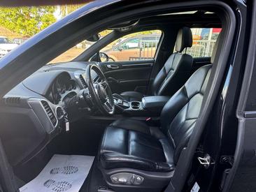 Porsche Cayenne III — photo 11