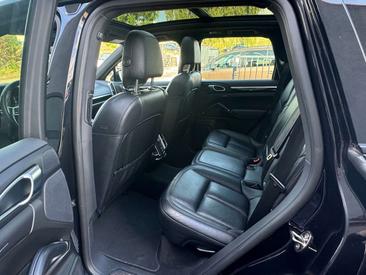 Porsche Cayenne III — photo 12