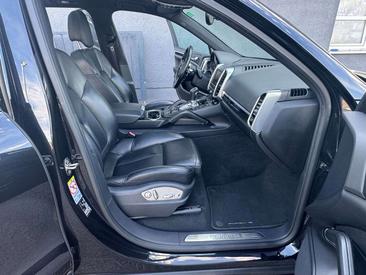 Porsche Cayenne III — photo 13