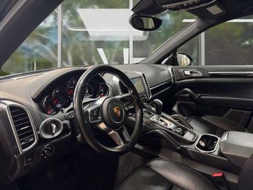 Porsche Cayenne III — photo 11