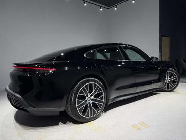 Porsche Taycan Base 2021 Noir — photo 16