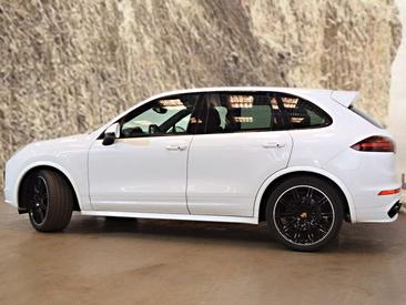 Porsche Cayenne III — photo 2