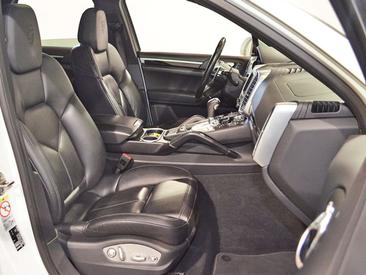 Porsche Cayenne III — photo 9