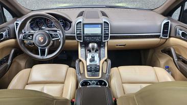 Porsche Cayenne III — photo 13
