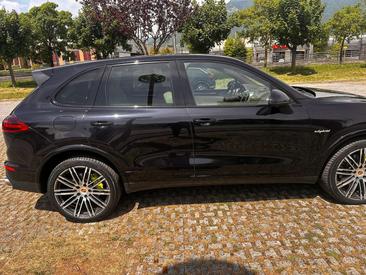 Porsche Cayenne III E-hybrid S — photo 3