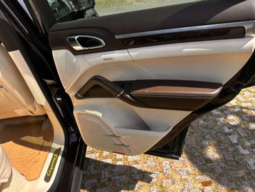 Porsche Cayenne III E-hybrid S — photo 8