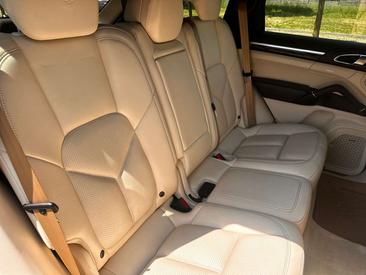 Porsche Cayenne III E-hybrid S — photo 10