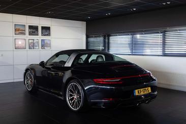 Porsche 991 I Targa 4S — photo 2