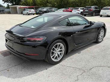 Porsche 718 Cayman — photo 9