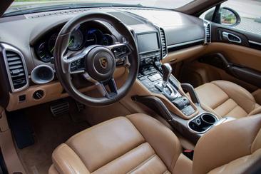 Porsche Cayenne III S Hybrid — photo 9