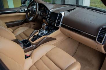 Porsche Cayenne III S Hybrid — photo 11