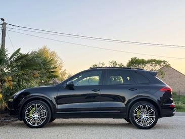 Porsche Cayenne III Turbo S — photo 34