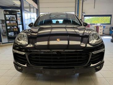 Porsche Cayenne III Turbo — photo 3