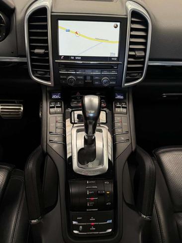 Porsche Cayenne III Turbo — photo 15