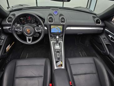 Porsche 718 Boxster IV T — photo 11