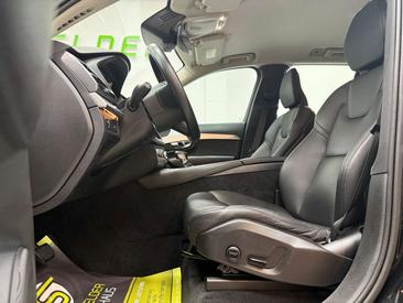 Volvo XC90 D5 Momentum — photo 11