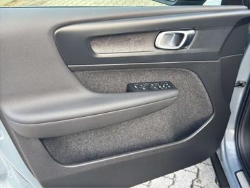 Volvo C40 Recharge Core — photo 10