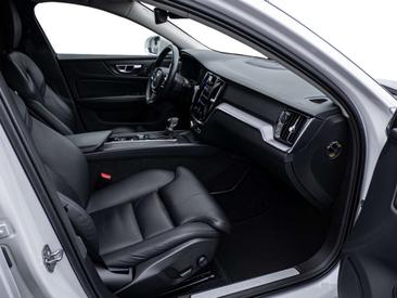 Volvo V60 D4 Momentum — photo 4