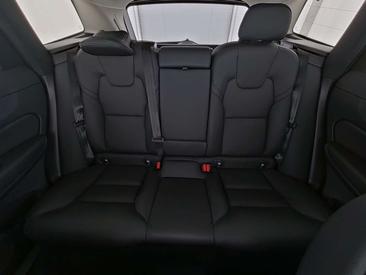 Volvo XC60 B5 Plus — photo 12
